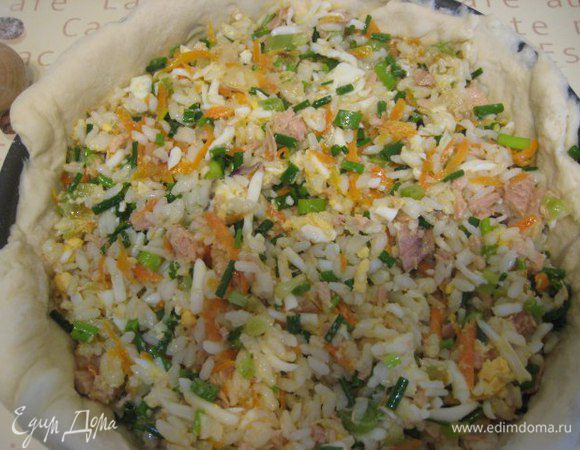 Выложить начинку.