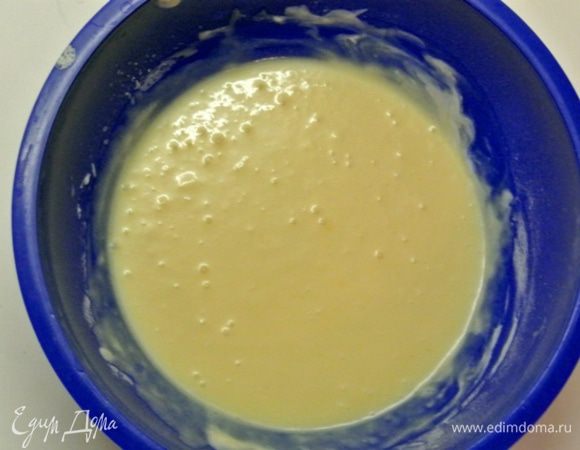 Влить в подошедшую опару.