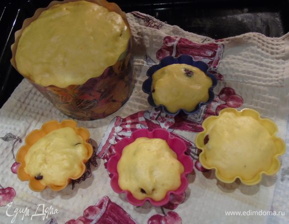 Тесто должно подойти до края формы.