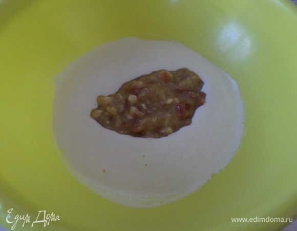 Добавляем бананово-медовую массу с курагой. Хорошо перемешиваем.