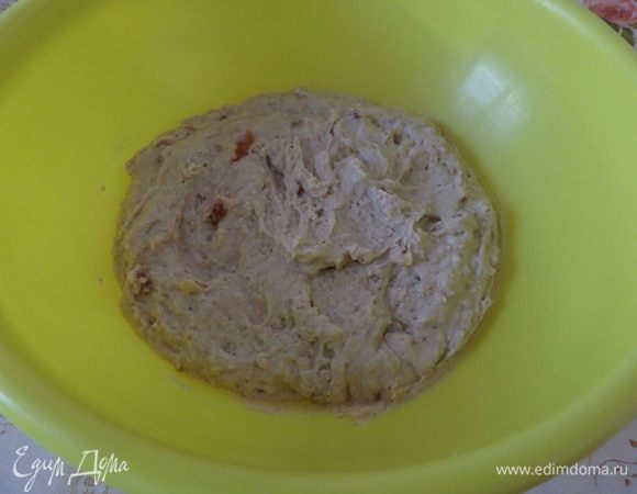 Замешиваем тесто.