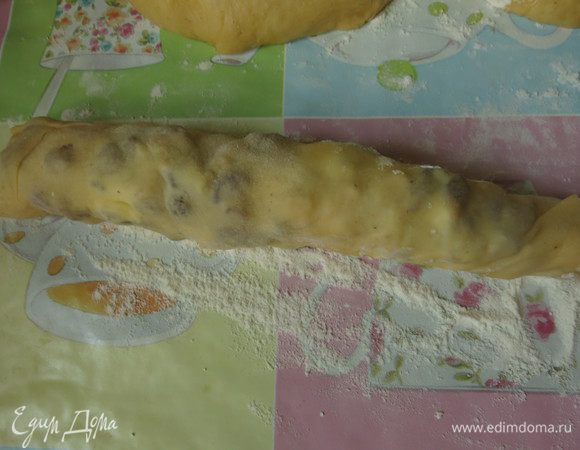 Откладываем рулет в сторону и готовим следующий.