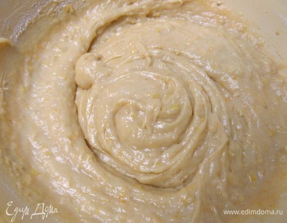 Взбить миксером или тщательно размешать ложкой.