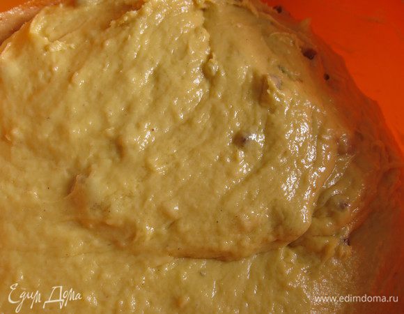 Ставим тесто отдыхать и подрастать на 1-1,5 часа (на фото половина порции, теста получается много, большой емкости у меня нет, приходится делить на 2).