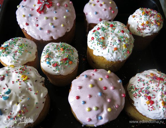 Украшаем присыпками.