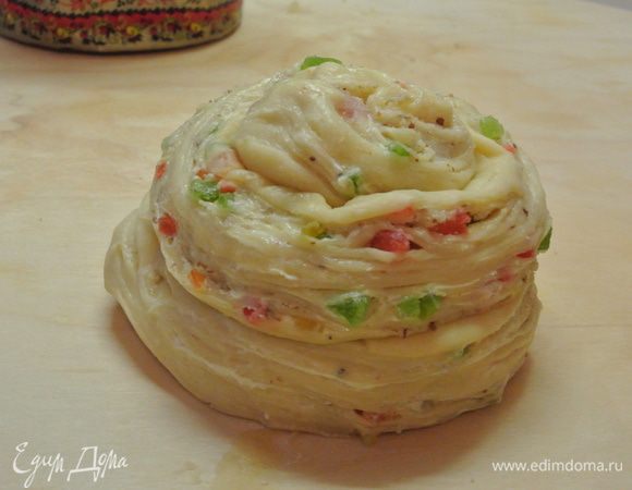 Вторую часть рулета закрутить сверху.