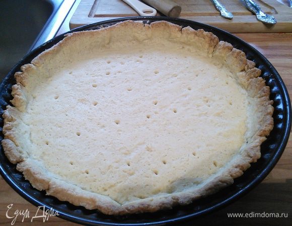 Снять бумагу и печь еще 10 минут. Тарт вынуть из духовки и полностью остудить. 