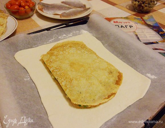 Сверху накрываем блинчиком.