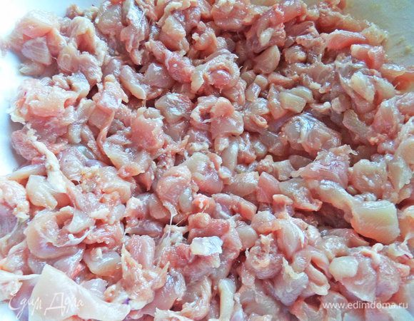 Порубить ножом, можно с помощью техники.