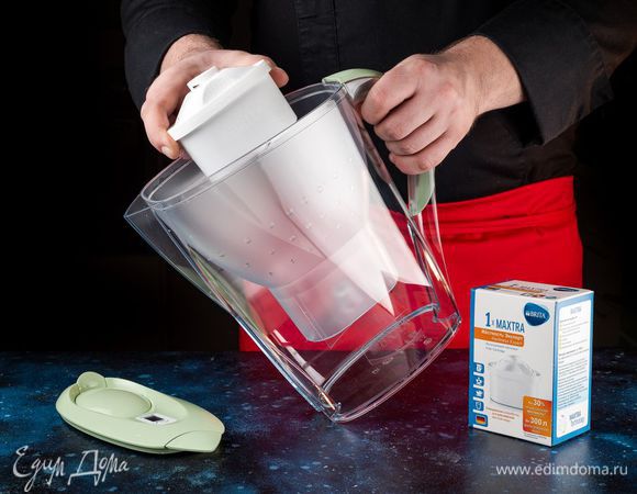 Не забудьте проверить ресурс своего картриджа. Если он истек, об этом укажет BRITA Memo индикатор. Обратите внимание, что для приготовления горячих блюд лучше использовать мягкую воду, чтобы вкус ингредиентов лучше раскрылся. Для этого используйте картридж MAXTRA Жесткость Эксперт.