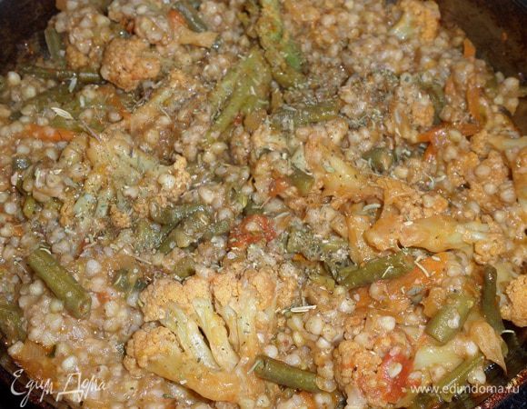 Добавляем ароматные травы (по вкусу).
