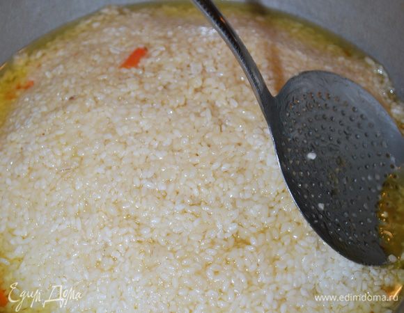 Собираем рис горкой.