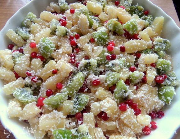 Заполнить фруктами, ягодами.