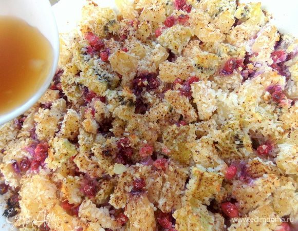 В горячем виде полить сиропом для смягчения.