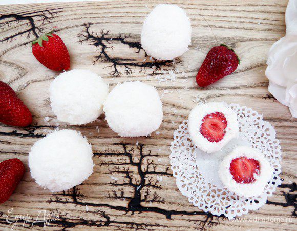 Наши вкусные снежки готовы! Угощайтесь!