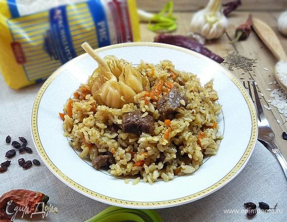 В плове каждый ингредиент, каждый нюанс является важной составляющей, но несмотря на все ингредиенты и правила к готовке нужно подходить с хорошим настроением и желанием доставить удовольствие своим родным и близким. Это и есть основа плова!Приятного аппетита!