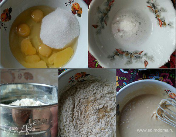 Смешать в миске яйца, сахар, соду гашеную уксусом и муку. Полученное тесто поставим в холодильник на 30 минут.