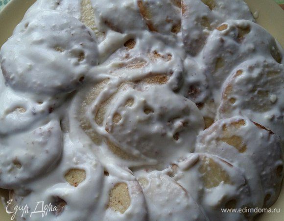 С каждым последующим рядом приближаясь к центру.