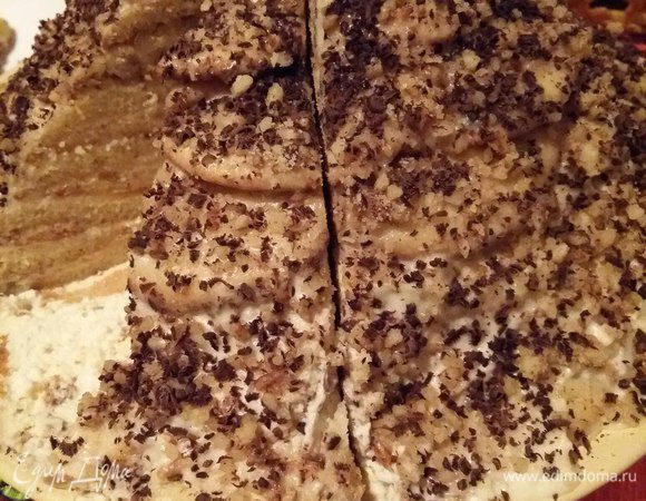 Оставляем пропитаться в холодном месте часа 2-3, но чем больше торт будет пропитываться, тем вкуснее и мягче он будет. 