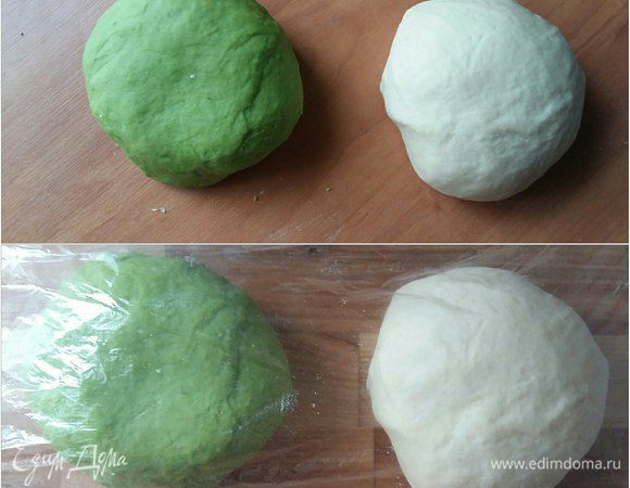Накроем зеленое тесто пленкой и подготовим начинку.