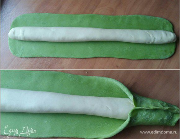 Выложим на зеленую колбаску белую и аккуратно защипаем концы. 