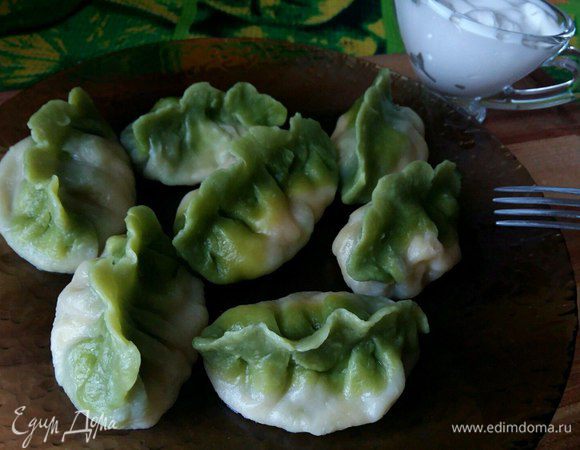 Мы пельмени варим. Можно их готовить в пароварке. Кому как нравится. Цвет, конечно, теряет в готовом виде свою насыщенность, но все же остается приятным глазу.