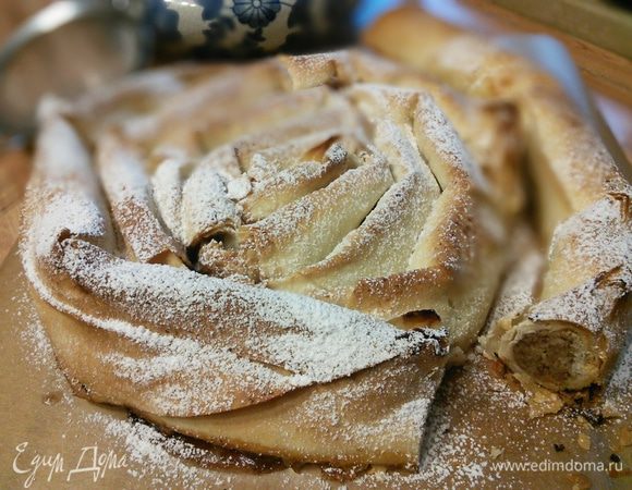 При подаче присыпьте сахарной пудрой.