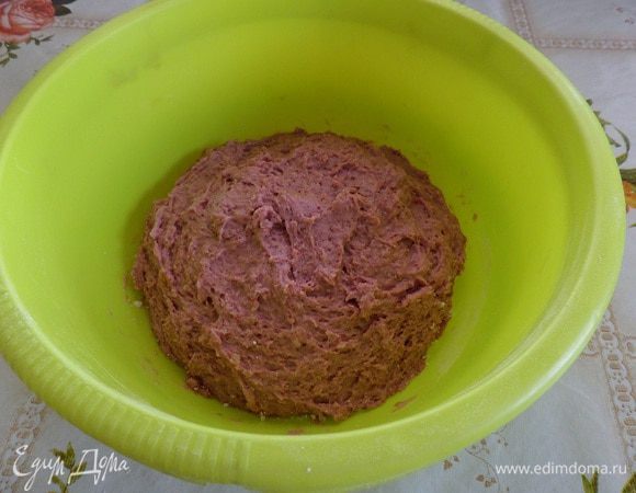 Замешиваем тесто.