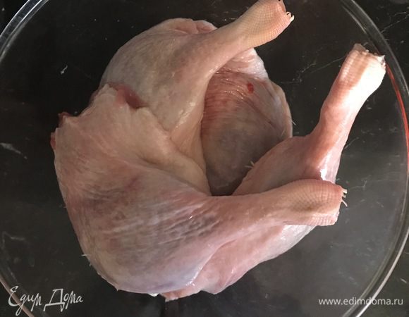 Возьмите 4 утиные ножки.