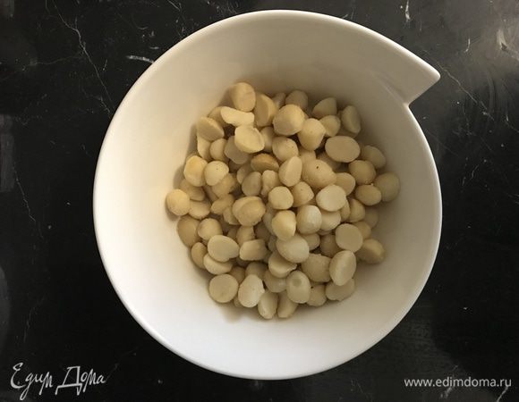 Макадамия орешки я немного обжариваю. 