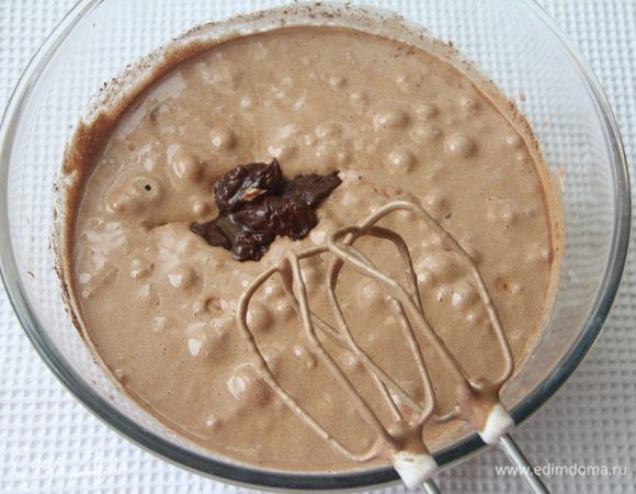 Добавить шоколадно-сливочную массу.