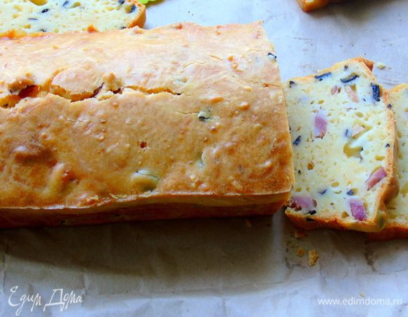 Достаньте с формы и остудите на решетке.