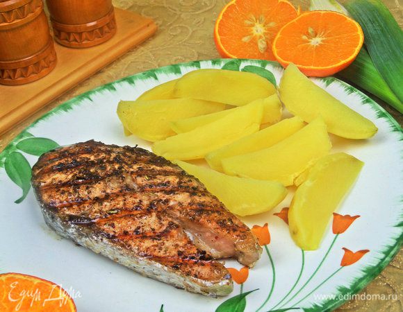 Подать рядом с готовой рыбкой.