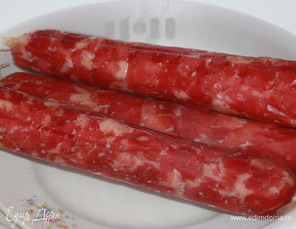 Вынимаем ветчину из духовки и на 20 минут опускаем в холодную воду.