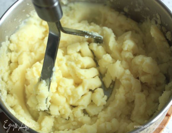 Если хотите, можно приготовить на гарнир картофельное пюре или отварной картофель.