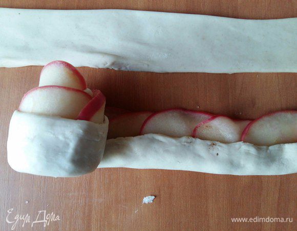 И начинаем крутить розочку.