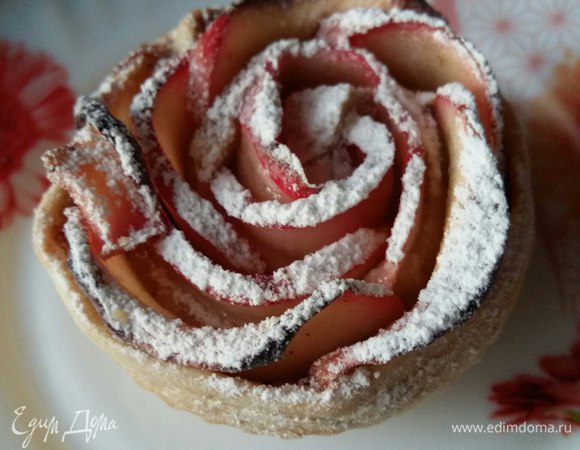 Вот и все. Розочки к чаю готовы :) Припорошим их сахарной пудрой.