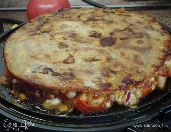 Через 5 минут убавила нагрев до 3 и последние пару минут допекала в перевернутом положении. На все ушло 25 минут. Теперь надо приготовить соус.