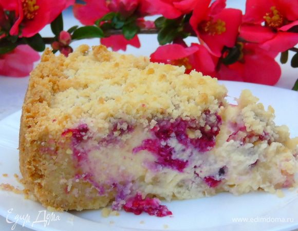 После полностью остудите, лучше на ночь в холодильник. Пирог отлично держит форму, просто я разрезала горячим. Приятного аппетита!