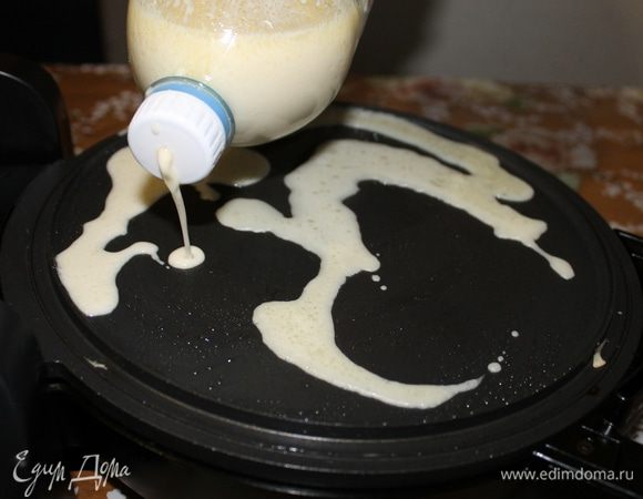 Пластиковая бутылка с дырочкой в крышке оказалась гораздо удобней.