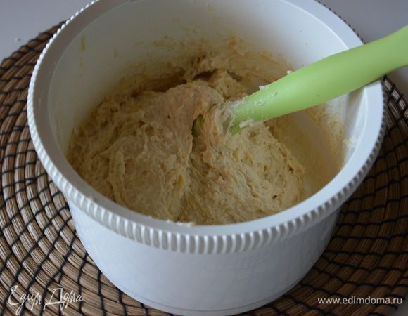 Перемешать, чтобы вся мука смешалась. Оставить на 10 минут.