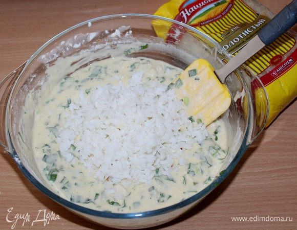 Добавить полстакана отваренного риса Золотистый ТМ «Националь», перемешать.