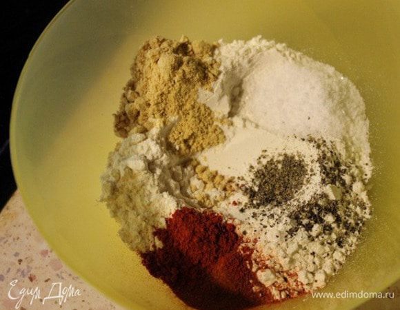 Для панировки смешать все ингредиенты вместе.
