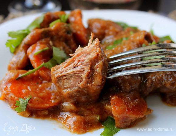 Подавать с любимым гарниром, посыпав крупно рубленой кинзой.
