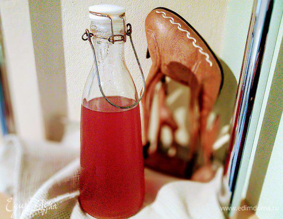 Я делала пробную порцию из 850 г ревеня. Выход продукта ~ 1,5 литра. 