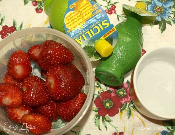 Листики мяты прекрасно можно заменить лимонным соком с мятой ТМ SICILIA. Посуду для приготовления сорбета лучше взять с крышкой. 