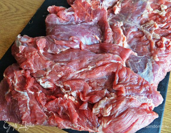 Разрезать так, чтобы получился не тонкий пласт.