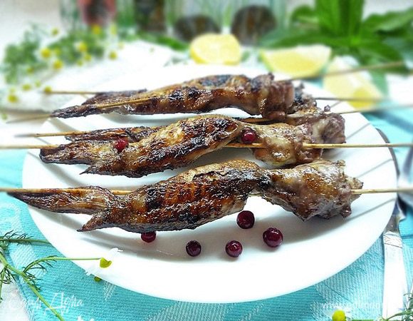 Подаем на стол горячими. С крылышками-гриль можно подать салат из свежих овощей. Приятного аппетита! Солнечной погоды и отличного настроения!