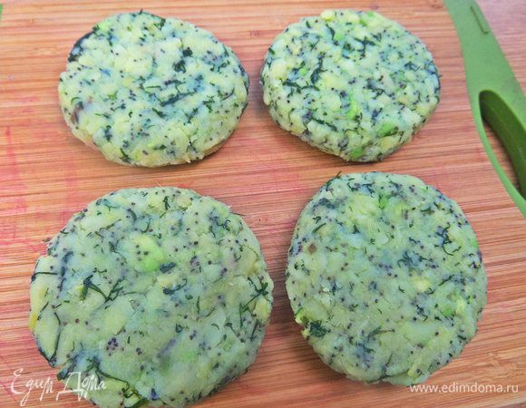 Сформировать 4 котлеты.