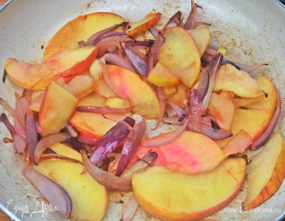 Подержать на огне, помешивая.